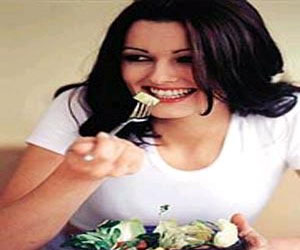   مصر اليوم - الالتزام بمواعيد الوجبات الغذائية يساعد على التخسيس