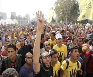   مصر اليوم - الشرطة تواجه تظاهرات الإخوان في الفيوم خلال محاكمة مرسي