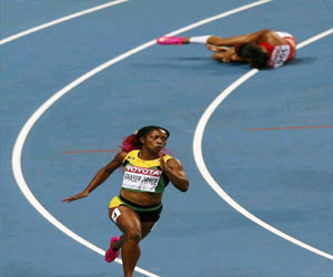 مصر اليوم - العداءة الجاميكية فريزر تنافس على جائزة أفضل رياضية