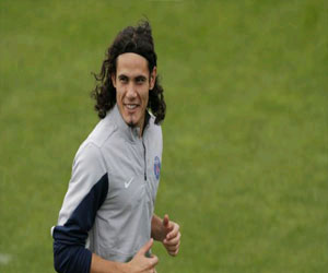 مصر اليوم - الإصابة لن تحرم كافاني من مباراة الأردن