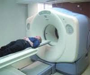   مصر اليوم - الوزيرسلال يعاين بأدرار مشروع القطب الطبي