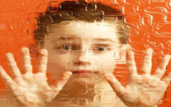 مصر اليوم - أكثر من 85 ألف طفل مصاب بالتوحُّد ينتظرون كفالة المستشفيات الخاصَّة الجزائريَّة