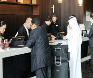   مصر اليوم - نزلاء الفنادق لا يحبذون الموظفين ذوي اللحية