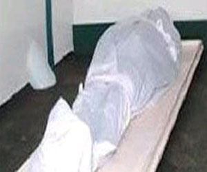   مصر اليوم - العثور على مبيض محارة مطعونًا في البطن والصدر بالسويس