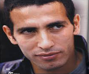 مصر اليوم - أبوتريكة يحتفل بعيد ميلاده الـ 35 في معسكر الأهلي