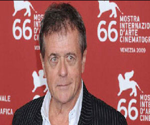   مصر اليوم - الفنانون الفرنسيون يحتفلون بتكريم المخرج المسرحى الراحل باتريس شيرو