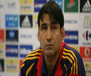   مصر اليوم - بيتوركا يأمل أن يحالفه التوفيق مع رومانيا ويتأهل للمونديال