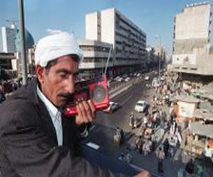 مصر اليوم - فنانون وادباء يحتفون بسيرة صاحب اشهر برنامج اذاعي عراقي