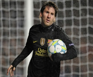 مصر اليوم - نيمار يشيد بسحر ميسي الذى وضع برشلونة في دور الـ 16 لدوري أبطال أوروبا