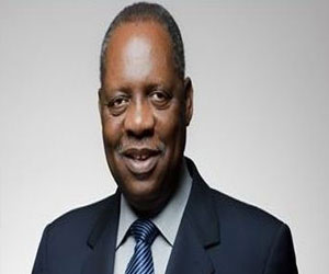   مصر اليوم - عيسى حياتو يصل القاهرة لحضور نهائي دوري أبطال إفريقيا