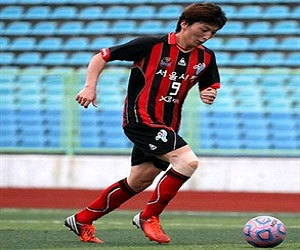   مصر اليوم - التشكيك في أنوثة لاعبة كرة قدم في كوريا الجنوبية