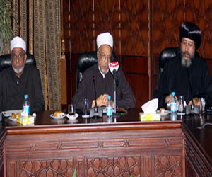   مصر اليوم - فرع بيت العائلة بالبحيرة يعقد اولى اجتماعاته بمشاركة رموز الدين الاسلامي والمسيحي