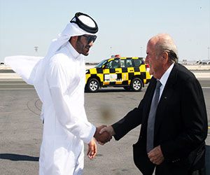   مصر اليوم - بلاتر: دولة قطر ستنظم كأس عالم مثالية عام 2022​