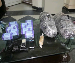   مصر اليوم - ضبط عاطلين معهما لفافات بانجو وأسلحة في دمياط الجديدة