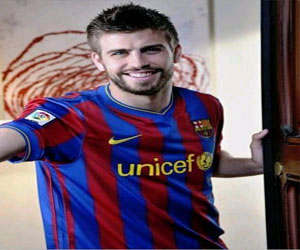 مصر اليوم - بيكيه : ميسى يحفز رونالدو على الإجادة