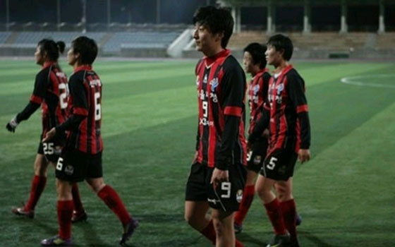   مصر اليوم - قائدة منتخب تونس تحوَّلت رجلاً وقائدة منتخب كوريا الجنوبية تؤكد أنَّها أنثى