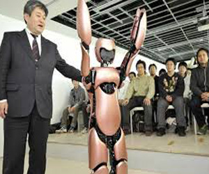   مصر اليوم - روبوت ياباني بمزايا جديدة تسهِّل شؤون المنزل والعمل