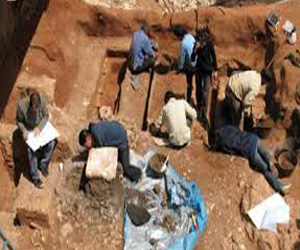   مصر اليوم - أسيوط تطالب السياحة والآثار بترميم مناطق أثرية مكتشفة حديثًا