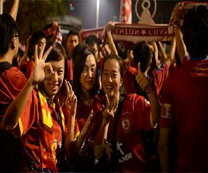   مصر اليوم - الصين تحتفل بتتويج غوانغجو بطلاً لدوري أبطال آسيا