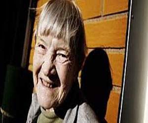   مصر اليوم - أكبر مغنية راب في العالم تتقاعد في سن 98