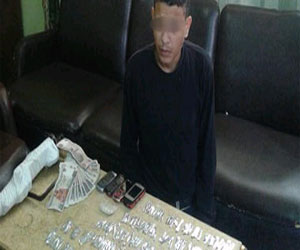   مصر اليوم - القبض على تاجر مخدرات وبحوزته نصف كيلو هيروين ورشاش آلي في البحيرة