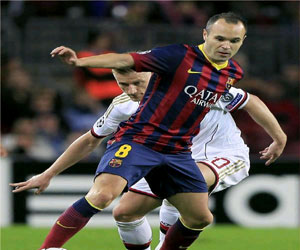 مصر اليوم - باريس سان جيرمان يراقب مفاوضات إنييستا مع برشلونة