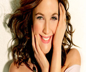   مصر اليوم - الممثلة الأميركية درو باريمور أكثر استرخاء فى حملها الثانى