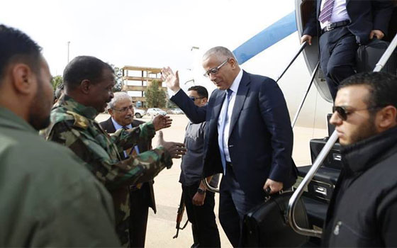   مصر اليوم - رئيس الحكومة الليبية يصل إلى بنغازي لمناقشة أخر تطورات الوضع الأمني