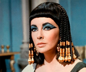   مصر اليوم - الحناء لتلوين الشعر من أسرار الجمال الفرعوني