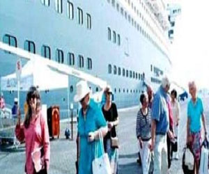   مصر اليوم - وصول 1400 سائح إلى شرم الشيخ