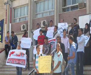   مصر اليوم - طلاب الإخوان يتظاهرون في جامعة أسيوط