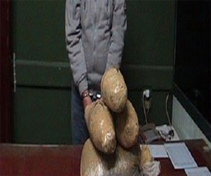   مصر اليوم - ضبط عاطل بحوزته 3 كيلو بانجو في القصير