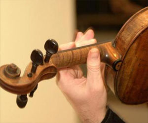   مصر اليوم - موسيقي يقتل ثلاثة من رفاق فرقته وينتحر في نيويورك