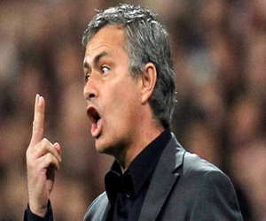 مصر اليوم - ميكي ماوس يتسبب في مشادة عنيفة بين مورينيو وأولسن لاعب وست بروميتش