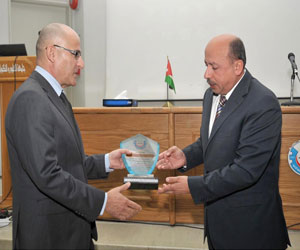   مصر اليوم - التكنولوجيا تكرم الدكتور النمر بمناسبة حصوله على جائزة عالمية