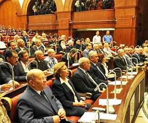   مصر اليوم - انسحاب جماعي للمحررين البرلمانيين احتجاجًا على تجاهل موسى وعاشور لأسئلتهم