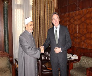   مصر اليوم - شيخ الأزهر يؤكِّد لسفير هولندا ضرورة احترام المقدَّسات الدينيّة