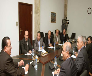 مصر اليوم - الروابدة يلتقي نقيب الصحفيين واعضاء مجلس النقابة