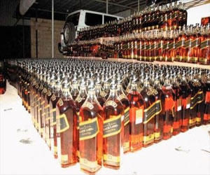   مصر اليوم - ضبط 4211 زجاجة خمور بحوزة صاحب مقهى في رشيد