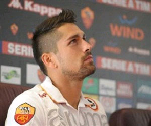 مصر اليوم - بوريلو: لا أحد يستطيع أن يحل مكان توتي وسأبقى في روما