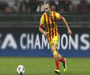 مصر اليوم - مفاوضات تجديد عقد إنييستا مع برشلونة ما زالت مستمرّة