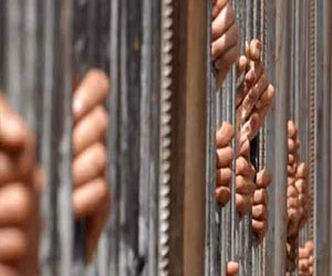   مصر اليوم - ضبط 95 هارباً من أحكام في البحر الأحمر