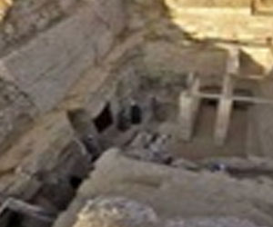   مصر اليوم - العثور على تمثالين فرعونيين يعودان إلى عصر 'الرعامسة'