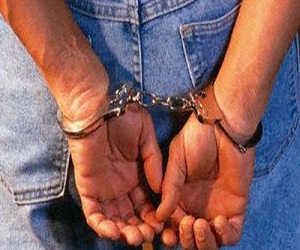   مصر اليوم - ضبط تشكيل عصابيّ لسرقة عملاء البنوك في قنا