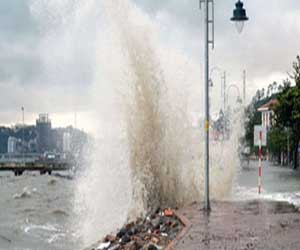   مصر اليوم - ارتفاع مستوى سطح البحر زاد خطورة الأعاصير على سكان السواحل