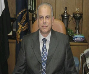   مصر اليوم - مدير أمن سوهاج يكرّم أسرة شهيد الشرطة