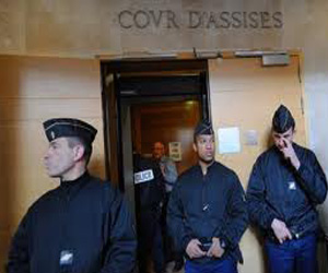 مصر اليوم - القضاء الفرنسى يفتح تحقيقًا ضد مجلة لسخريتها من وزيرة العدل