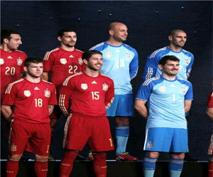 مصر اليوم - المنتخب الإسباني يكشف عن زيه الجديد لمونديال البرازيل