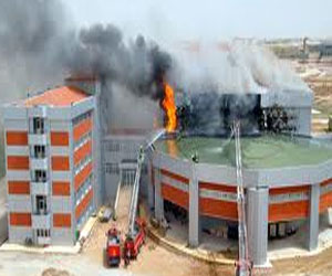 مصر اليوم - هجوم على مبنى جامعة تركية