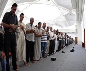   مصر اليوم - بدء العمل على بناء أول مسجد في أثينا بعد سنوات من التأخير